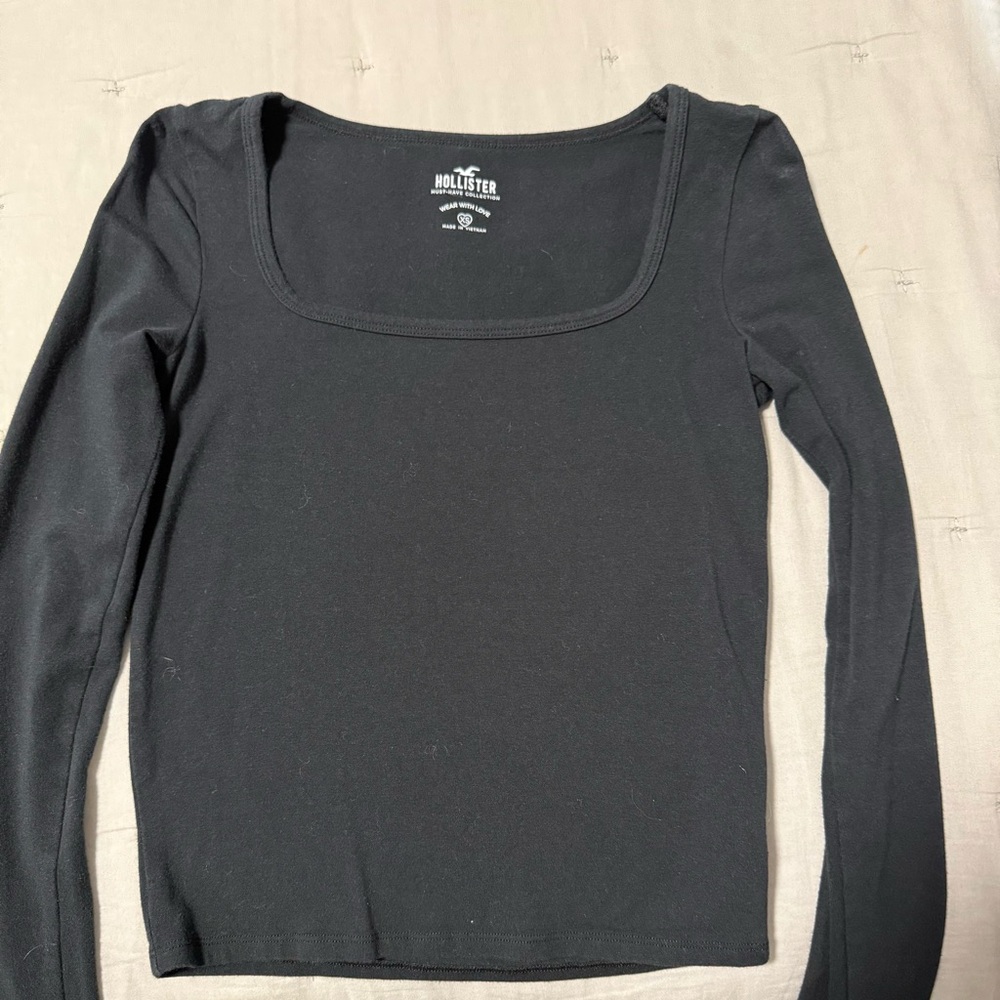 Hollister Black Long-Sleeve Scoopneck Top